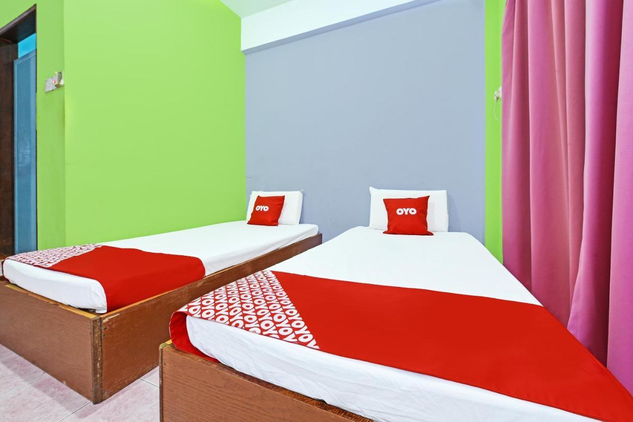Oyo 90565 Teresek View Motel Kuala Tahan Extérieur photo
