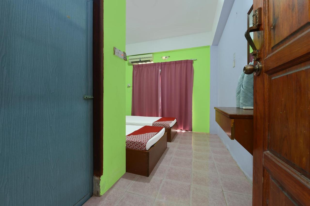 Oyo 90565 Teresek View Motel Kuala Tahan Extérieur photo